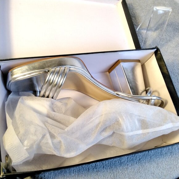 Chic & Modern Modatope Silver Metallic Block Heels Size 10 Ankle Strap Platform - Picture 16 of 16